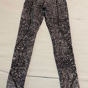 Lululemon leggings size 6